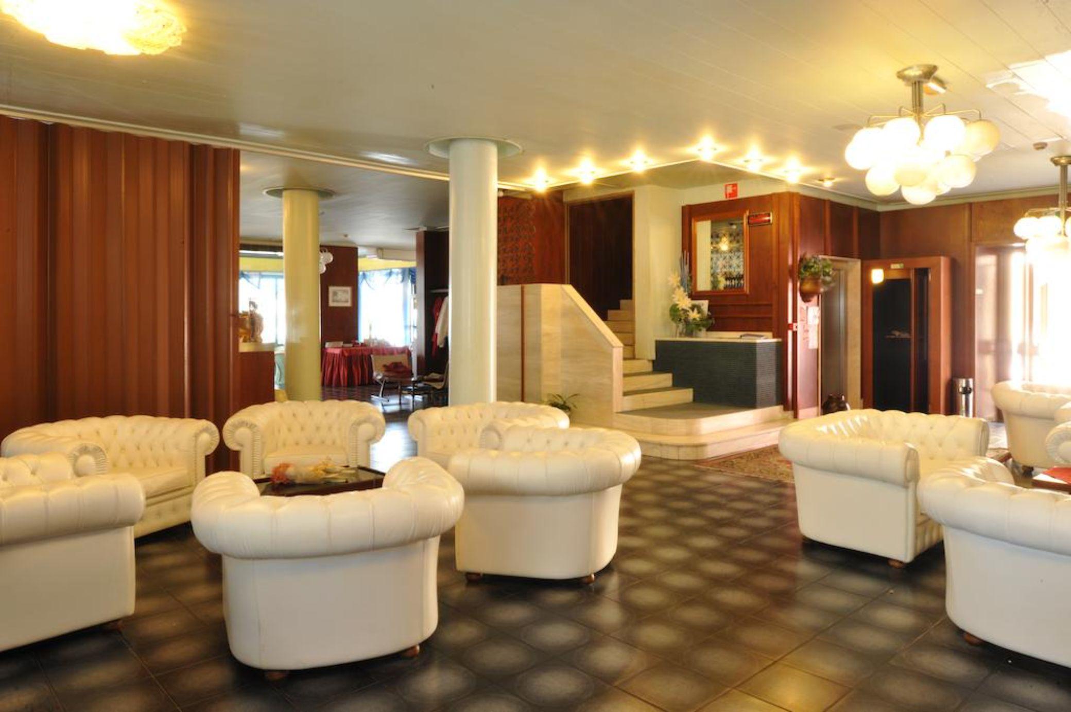 Hotel Μαλτσεζίνε Εξωτερικό φωτογραφία