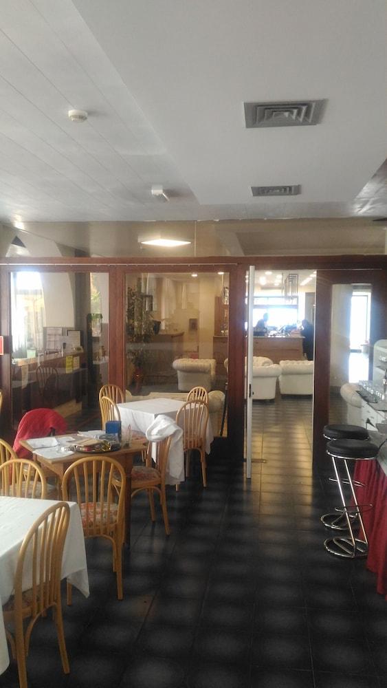 Hotel Μαλτσεζίνε Εξωτερικό φωτογραφία