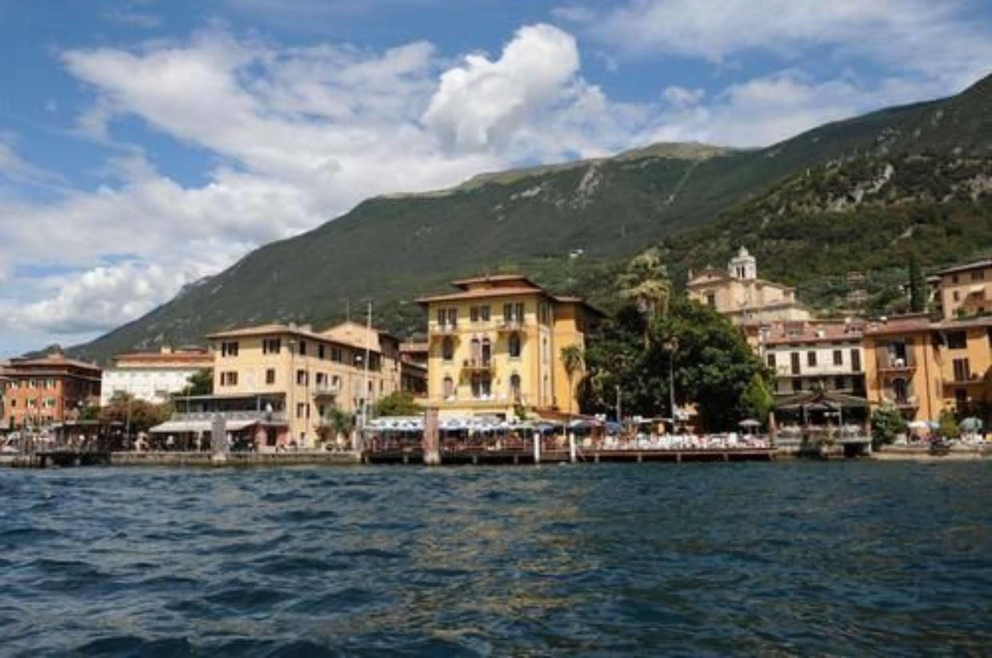 Hotel Μαλτσεζίνε Εξωτερικό φωτογραφία