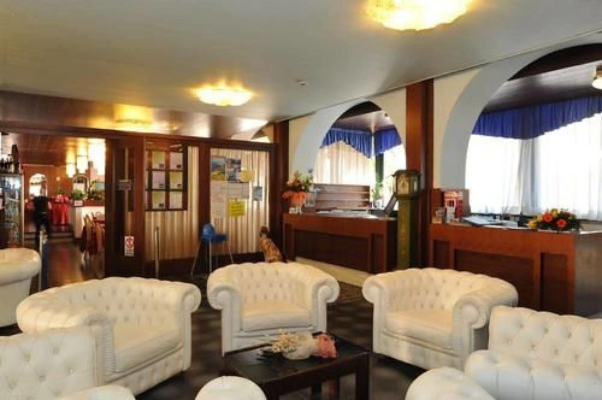 Hotel Μαλτσεζίνε Εξωτερικό φωτογραφία